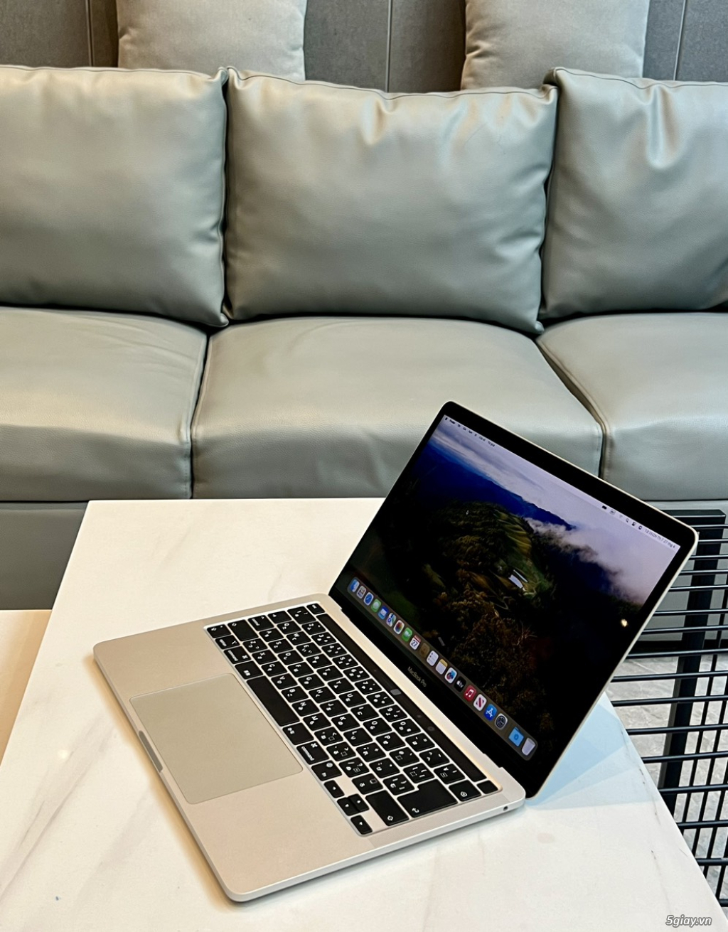 MacBook Pro 13in Touchbar chip M1 màu silver . - 4