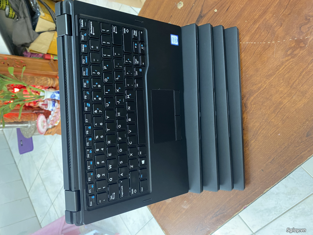 Dell E7390 2in1 - i7- Th8- Ram 16G- 256g- 13.3”FHD Touch gập 360 zin - 2