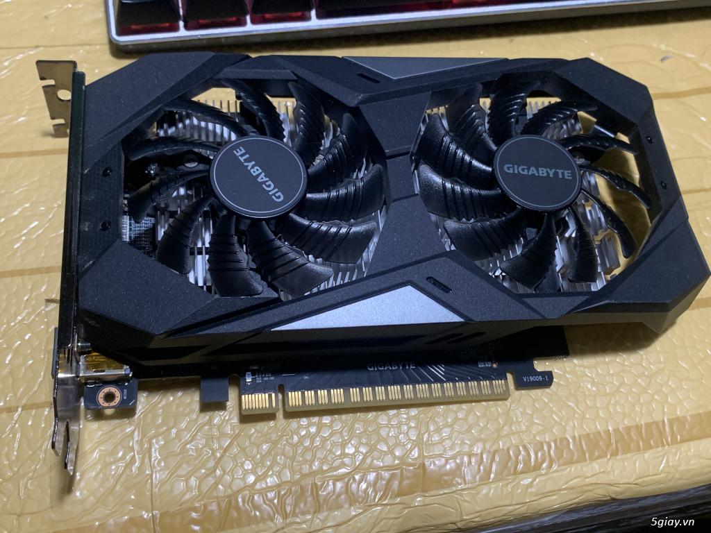 Cần bán: GTX 1650 4GB Gigabyte - 1