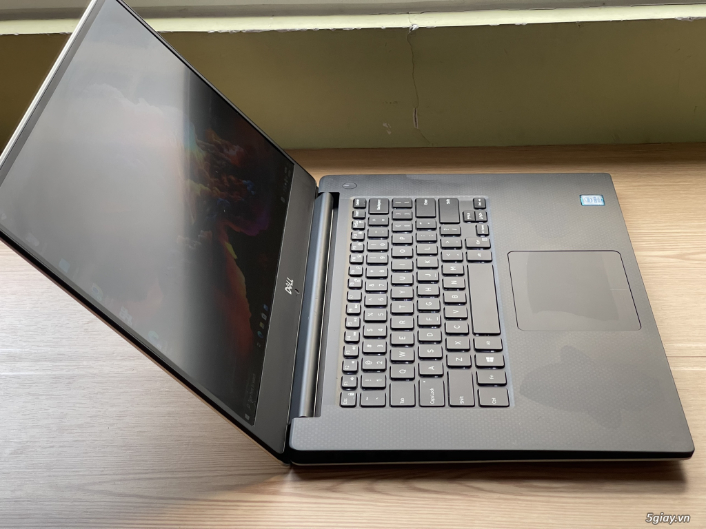 Dell Precision 5530 Core i9 8950HK 16GB 512GB P2000 15.6 inch FHD - 1