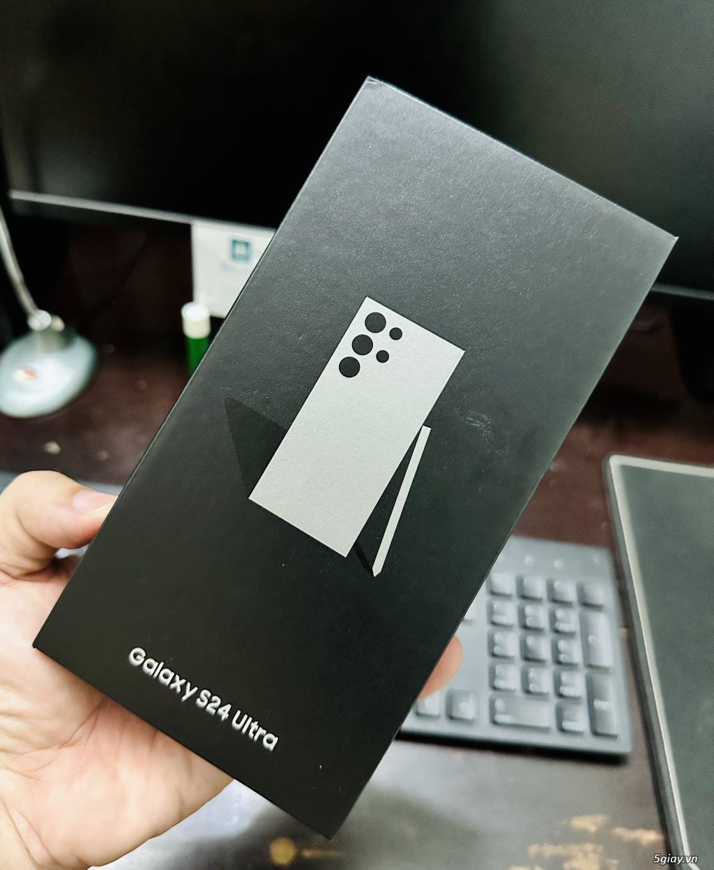 Cần bán Samsung S24 Ultra Xám Titan 256GB mới 100% - 2