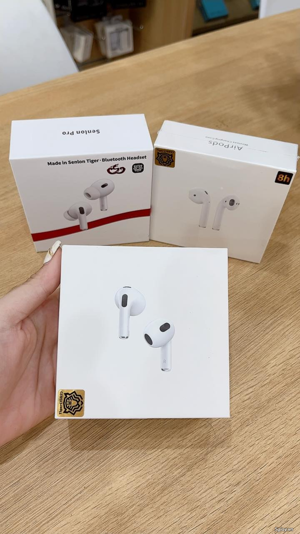 Tai Nghe Airpods 2 / 3 / Pro 2 / Max hổ vằn 1562U 1562E 1562AE PIN 8 - 1