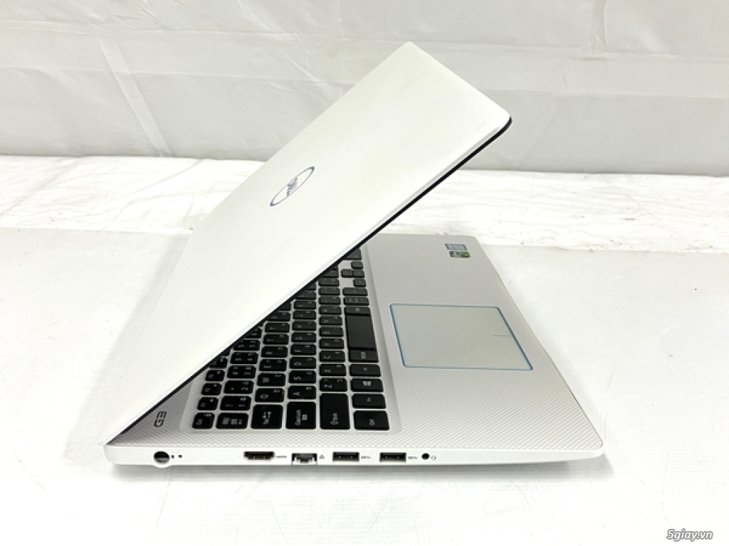Laptop Dell G3 3579/i7-8750H /16GB/256GB/GTX1050Ti - 4
