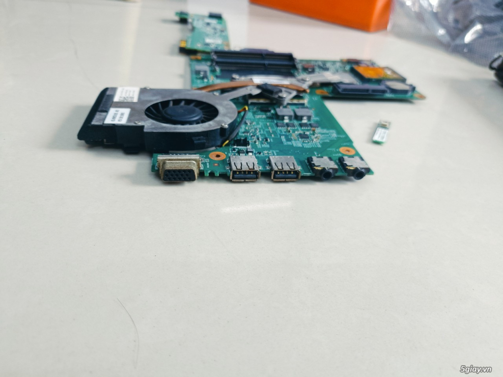 Main Dell Latitude E5450 i5-5200U