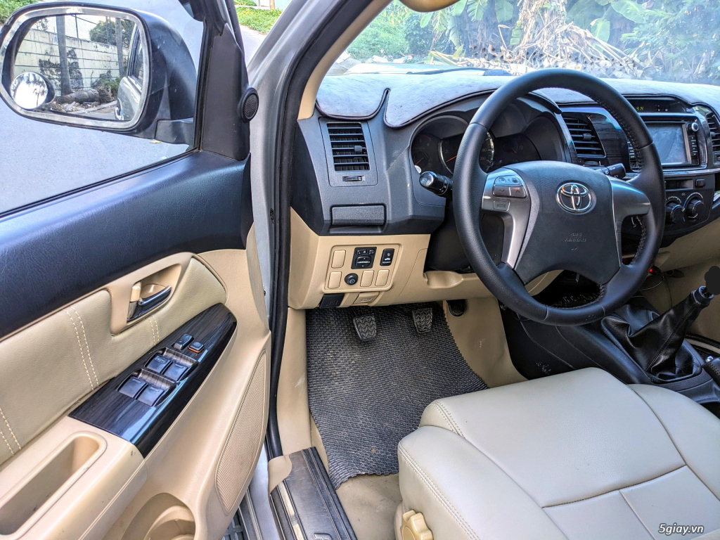 Bán xe Toyota Fortuner 2015 máy dâù - 2