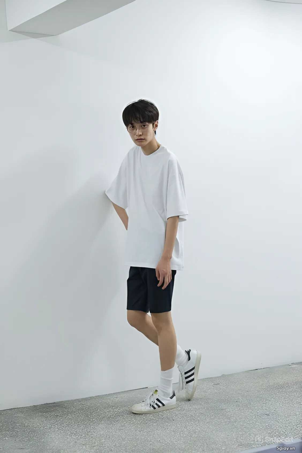 Cách phối đồ đi Đà Lạt với giày Adidas