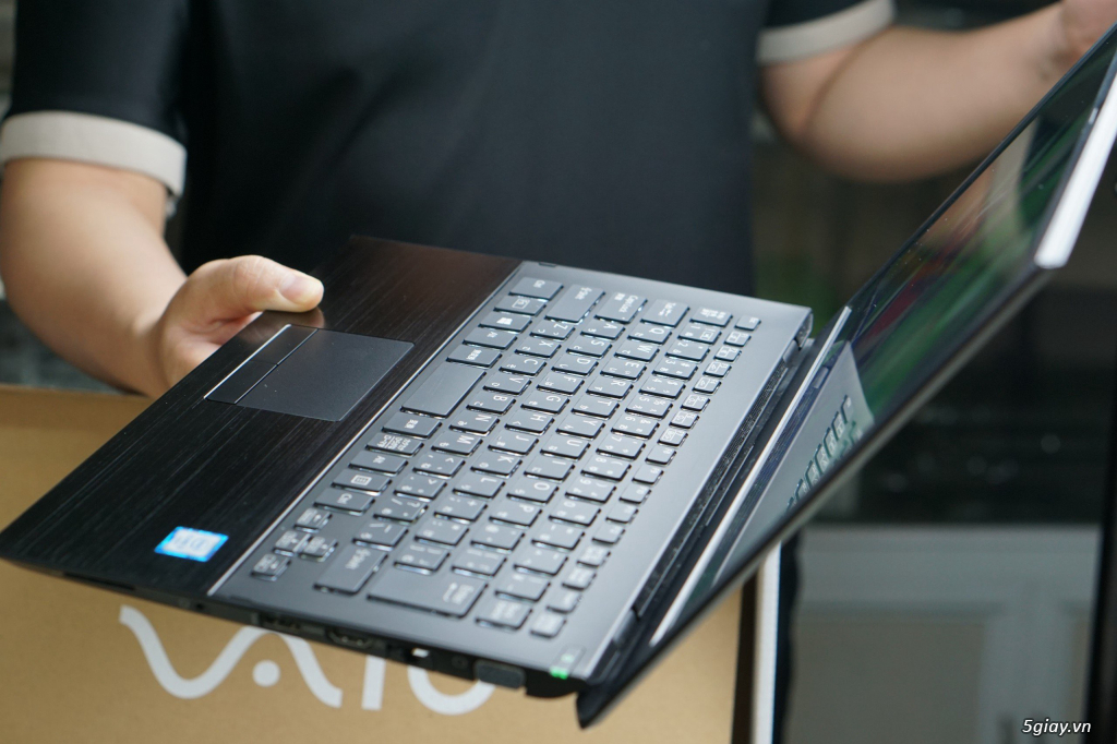 Laptop SONY VAIO _ VJS13 - 3