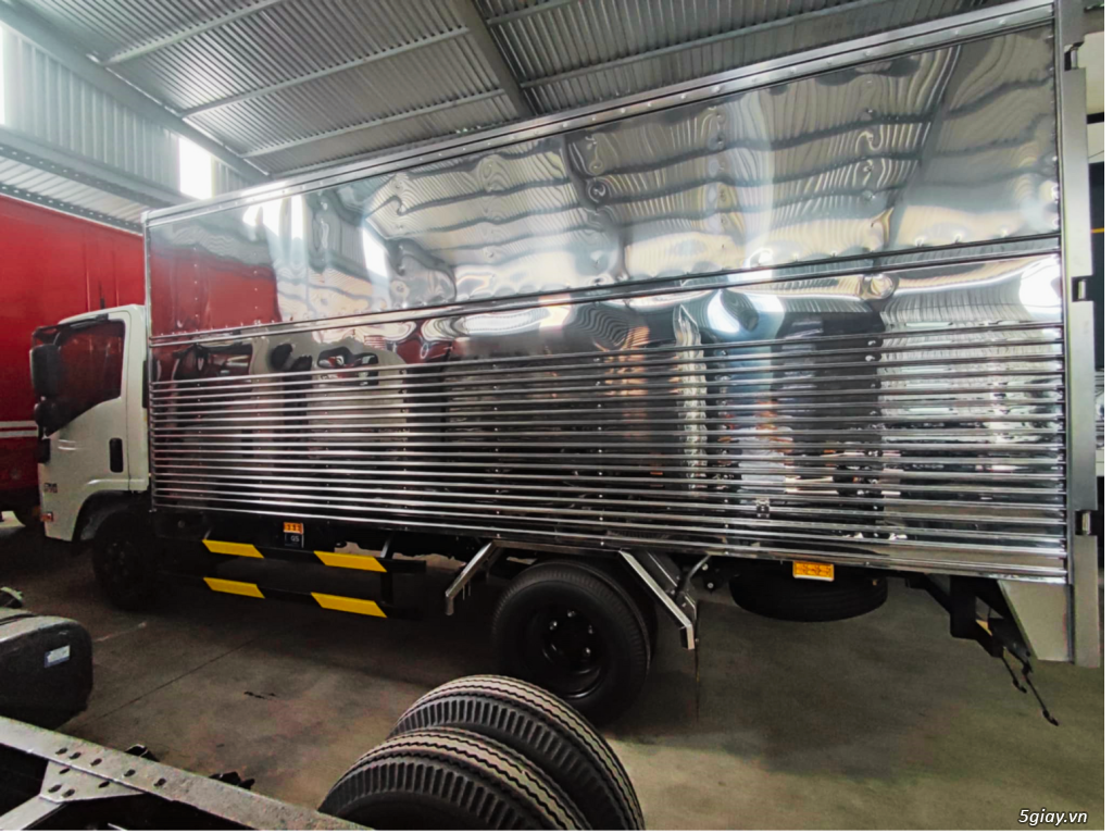 Isuzu QKR270 2T49 thùng dài 4m36 - 2