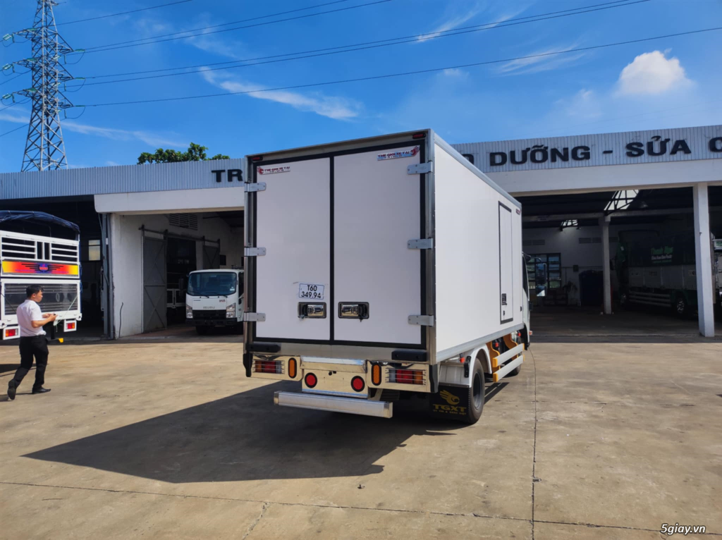 Cần bán xe Isuzu QKR270 2T4 thùng đông lạnh dài 4m - 3