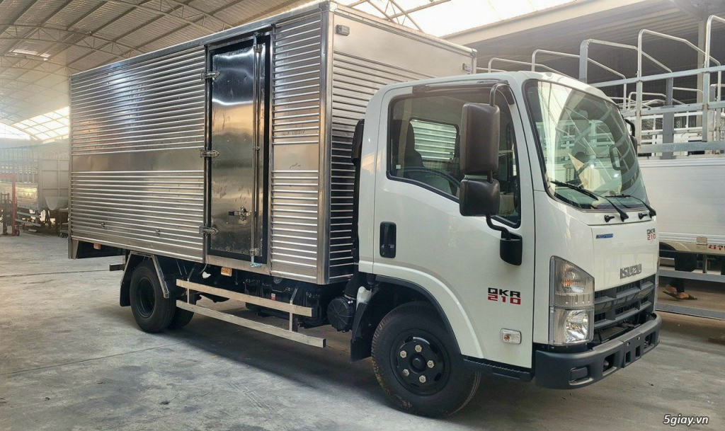 Isuzu QKR 210