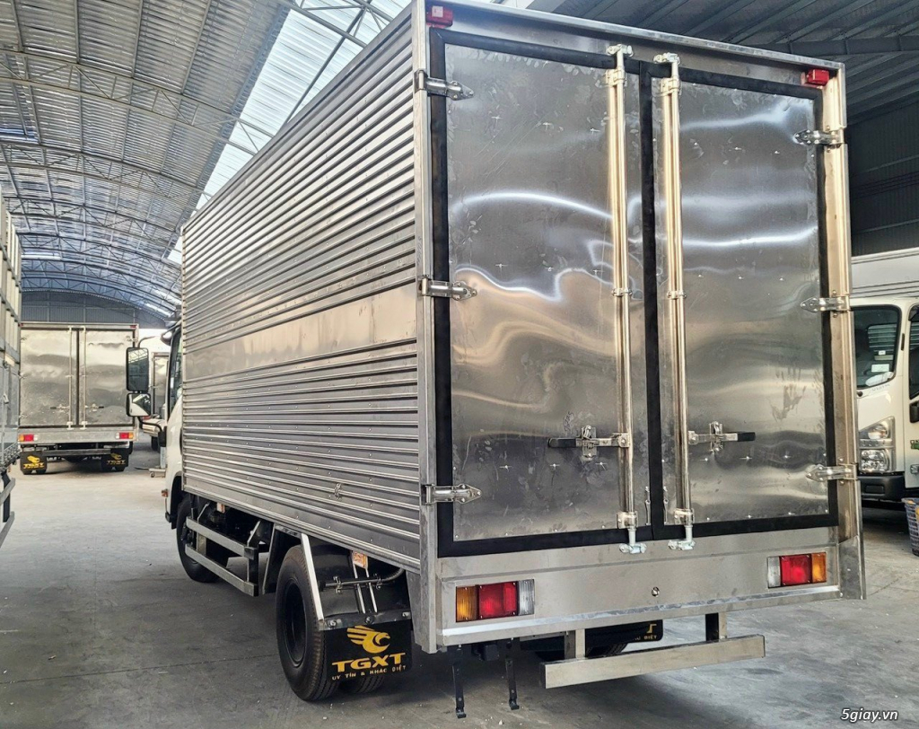 Isuzu QKR 210 - 1