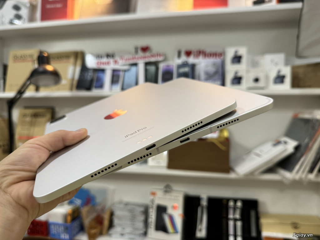 IPad - 1