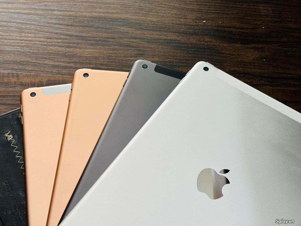 iPad Gen6 /7 32G Wifi 4G - 1