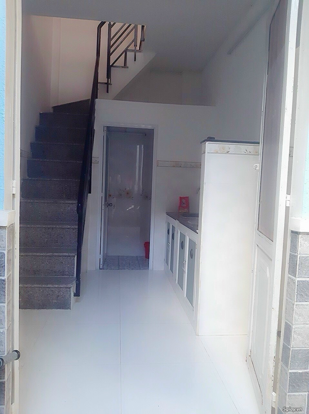 Nhà mới quận 4 cách phố đi bộ 5 phút, 02 đồng hồ điện nhà nước. - 1