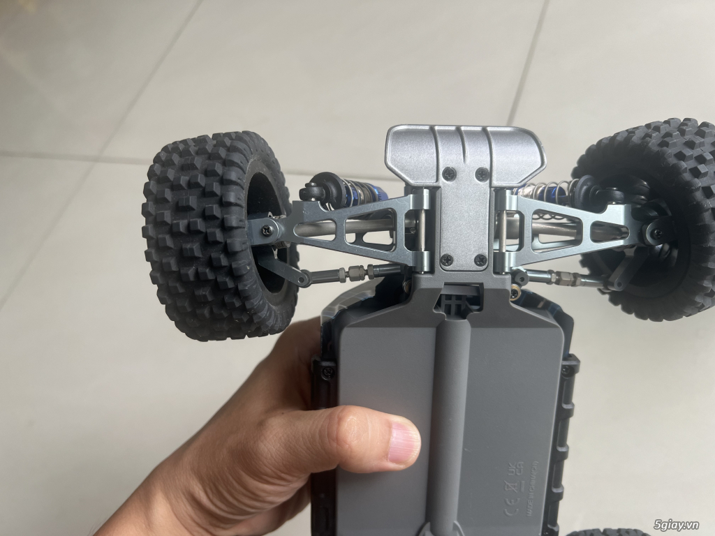 Xe điều khiển từ xa tốc độ cao