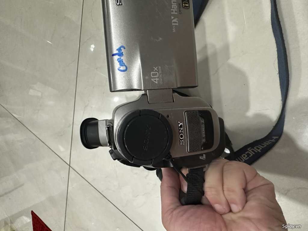 Cần bán:Máy quay Băng Mini DV Sony