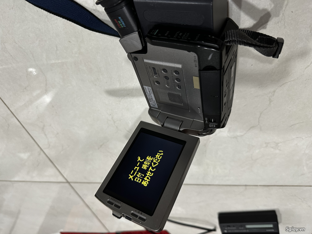 Cần bán:Máy quay Băng Mini DV Sony - 6
