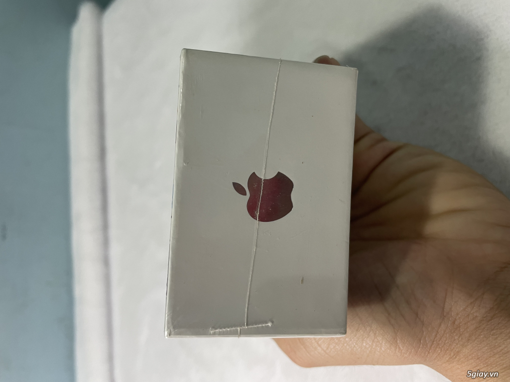 Dành cho dân chơi sưu tầm: iPhone 4s 8GB trắng nguyên seal