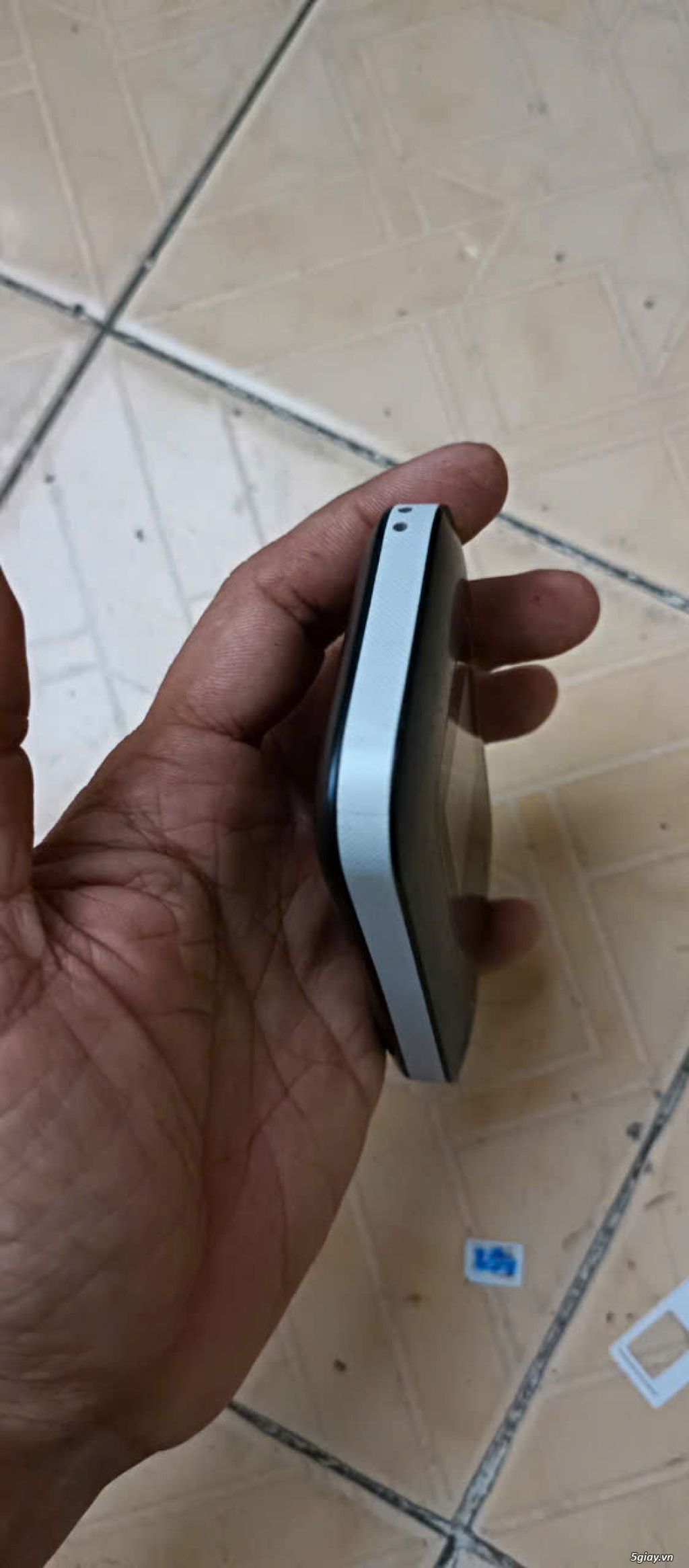 Thiết bị phát WIFI từ sim 4G xịn, màn hình màu TENDA - 7