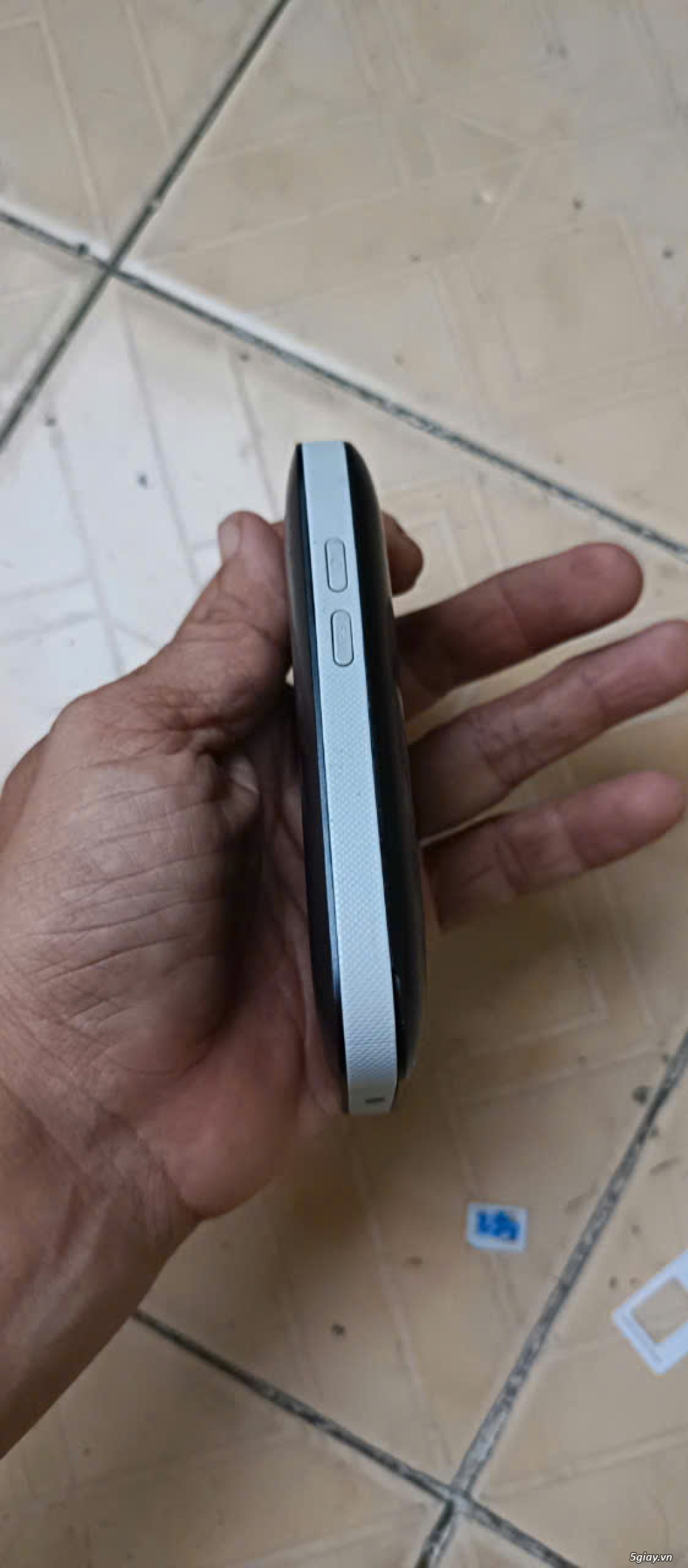 Thiết bị phát WIFI từ sim 4G xịn, màn hình màu TENDA - 6