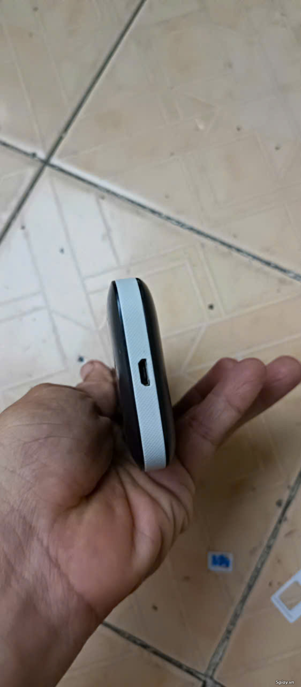 Thiết bị phát WIFI từ sim 4G xịn, màn hình màu TENDA - 5