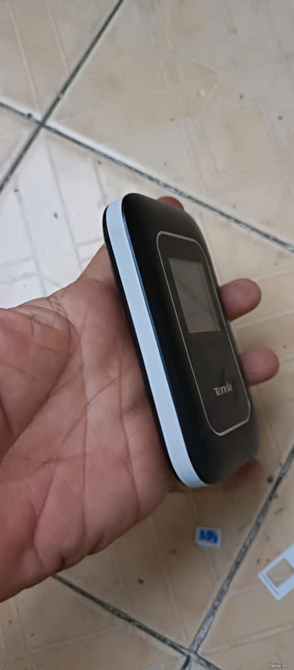 Thiết bị phát WIFI từ sim 4G xịn, màn hình màu TENDA - 8