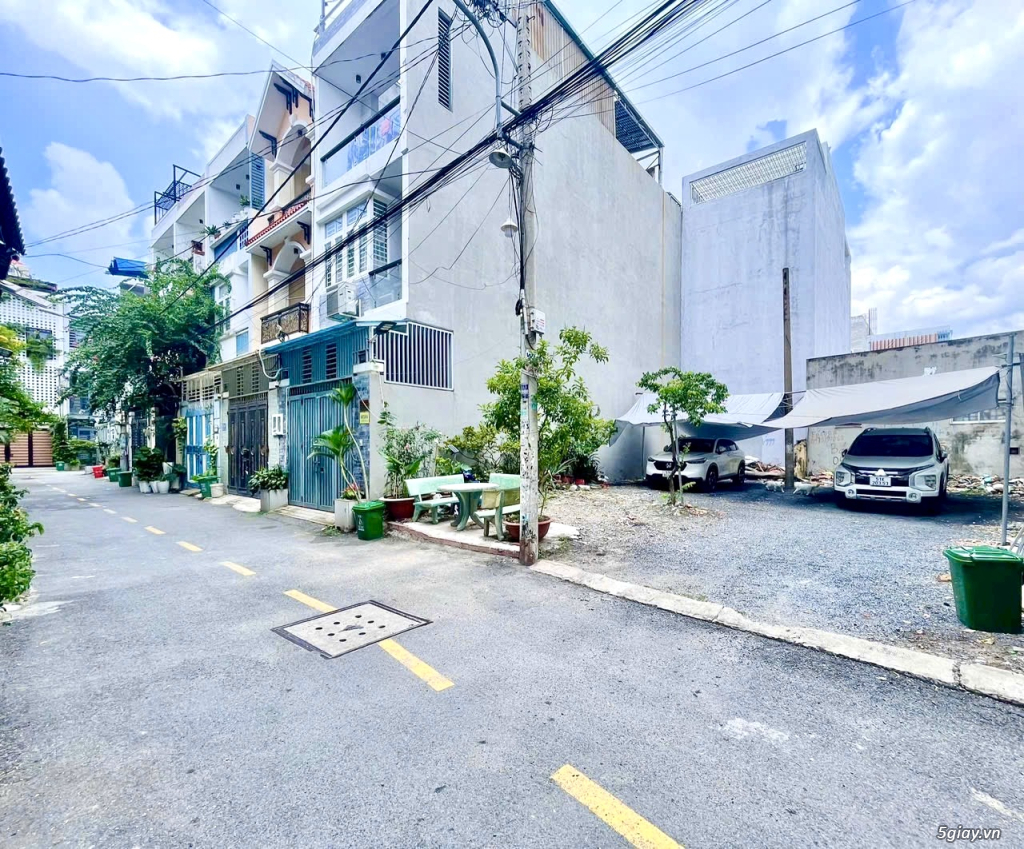 Bán lô đất hai mặt tiền 647/24 Quốc Lộ 13, Hiệp Bình Phước, Thủ Đức