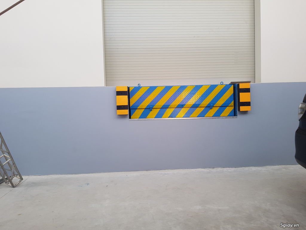 Sàn nâng thuỷ lực ( Dock leveler )