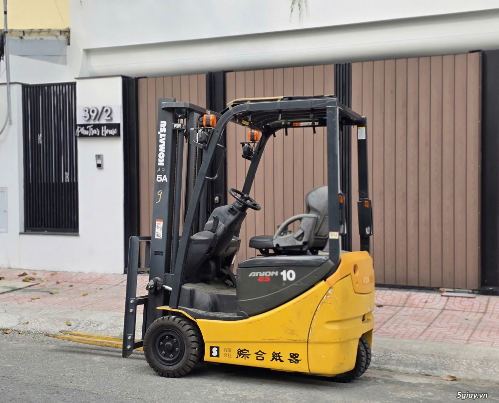 Bán xe nâng điện ngồi 1 tấn Komatsu 2015 Bình Ngon