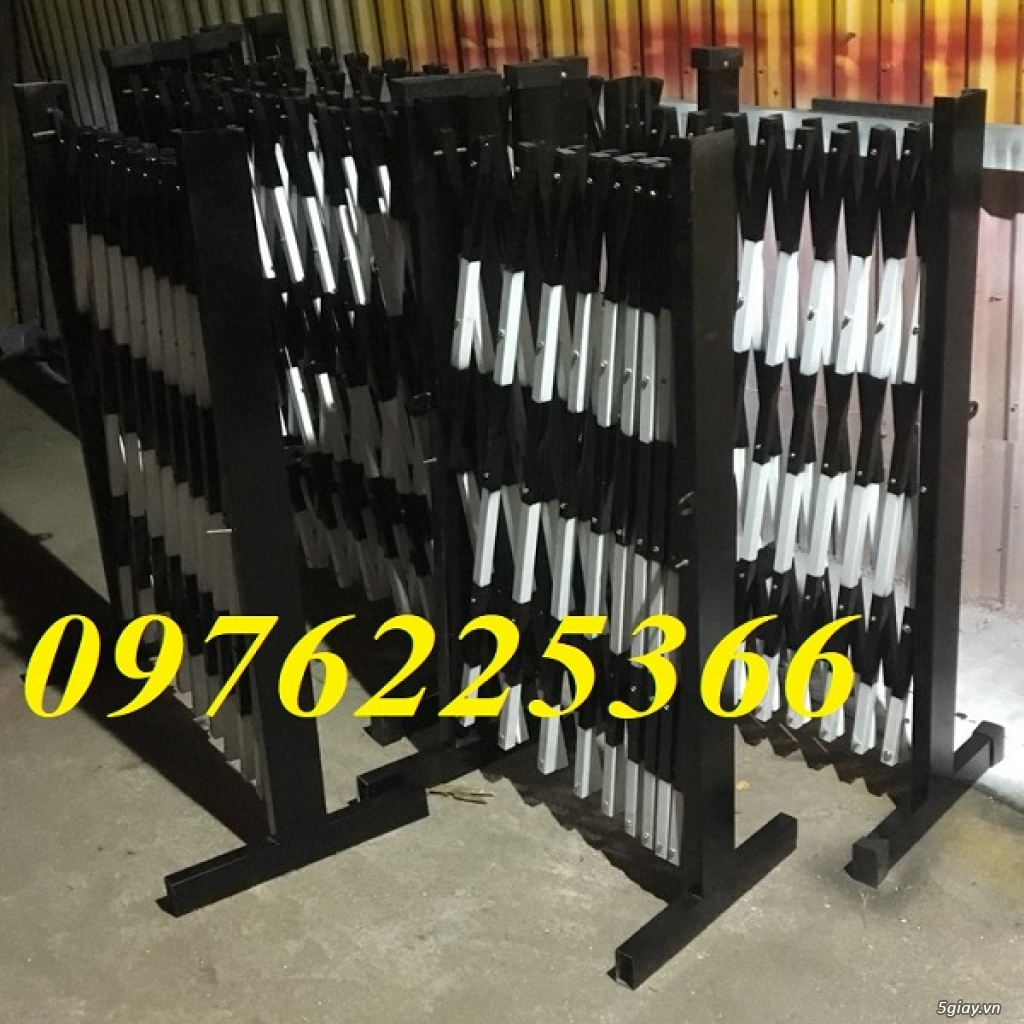 Hàng rào xếp di động, hàng rào xếp sắt có bánh xe - 1