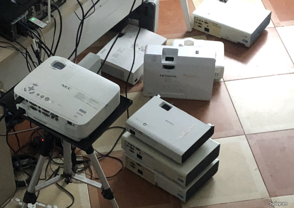 Thanh lý máy chiếu cũ giá rẻ tại Hà Nội