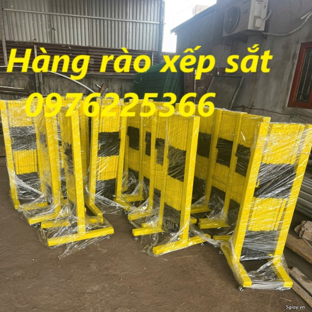 Hàng rào xếp kéo tay