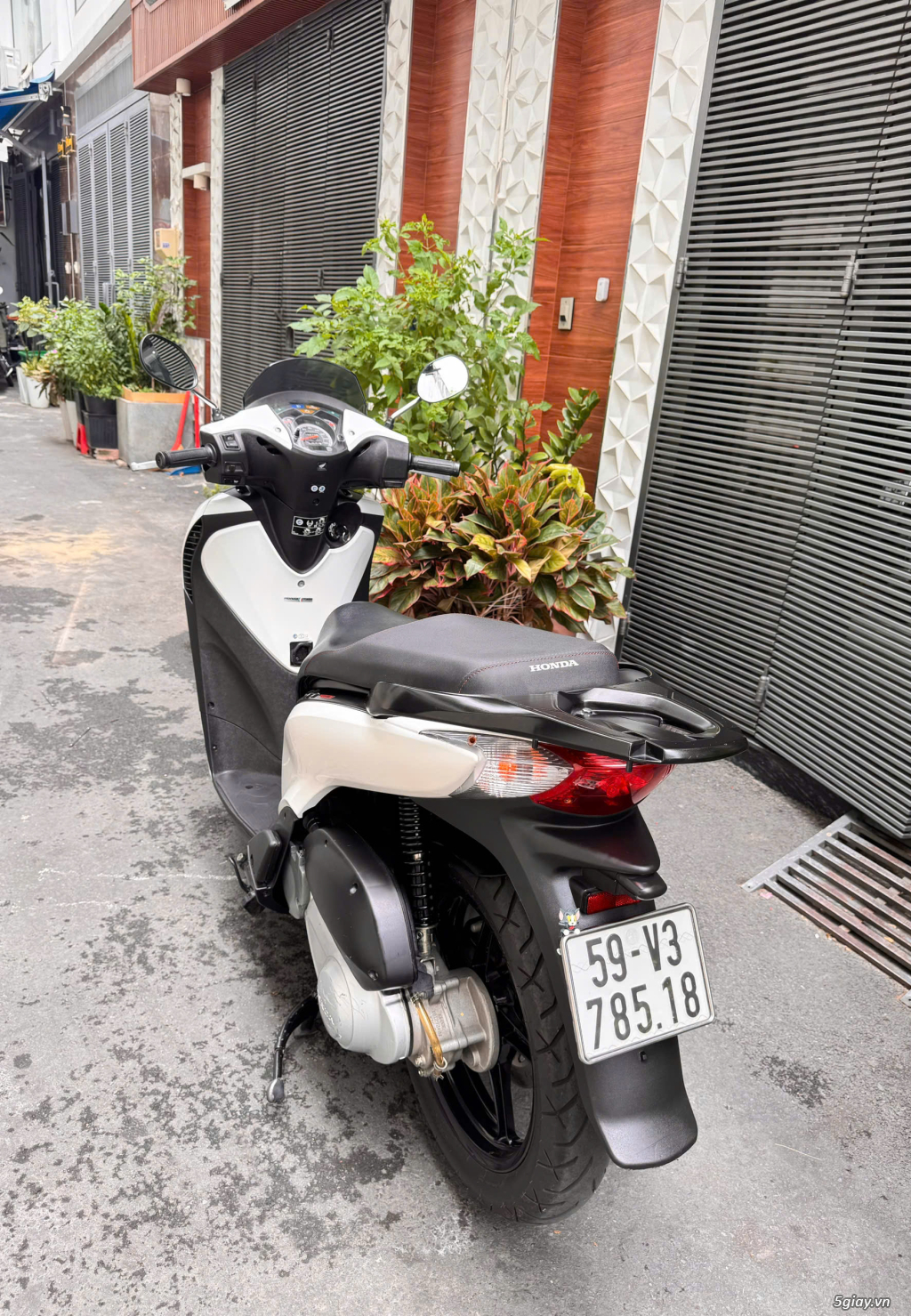Honda SH 150i nhập Ý 2 đĩa trắng đen mới đẹp chính chủ . - 6