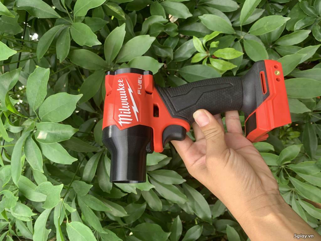 Máy thổi phản lực xài pin Milwaukee M18