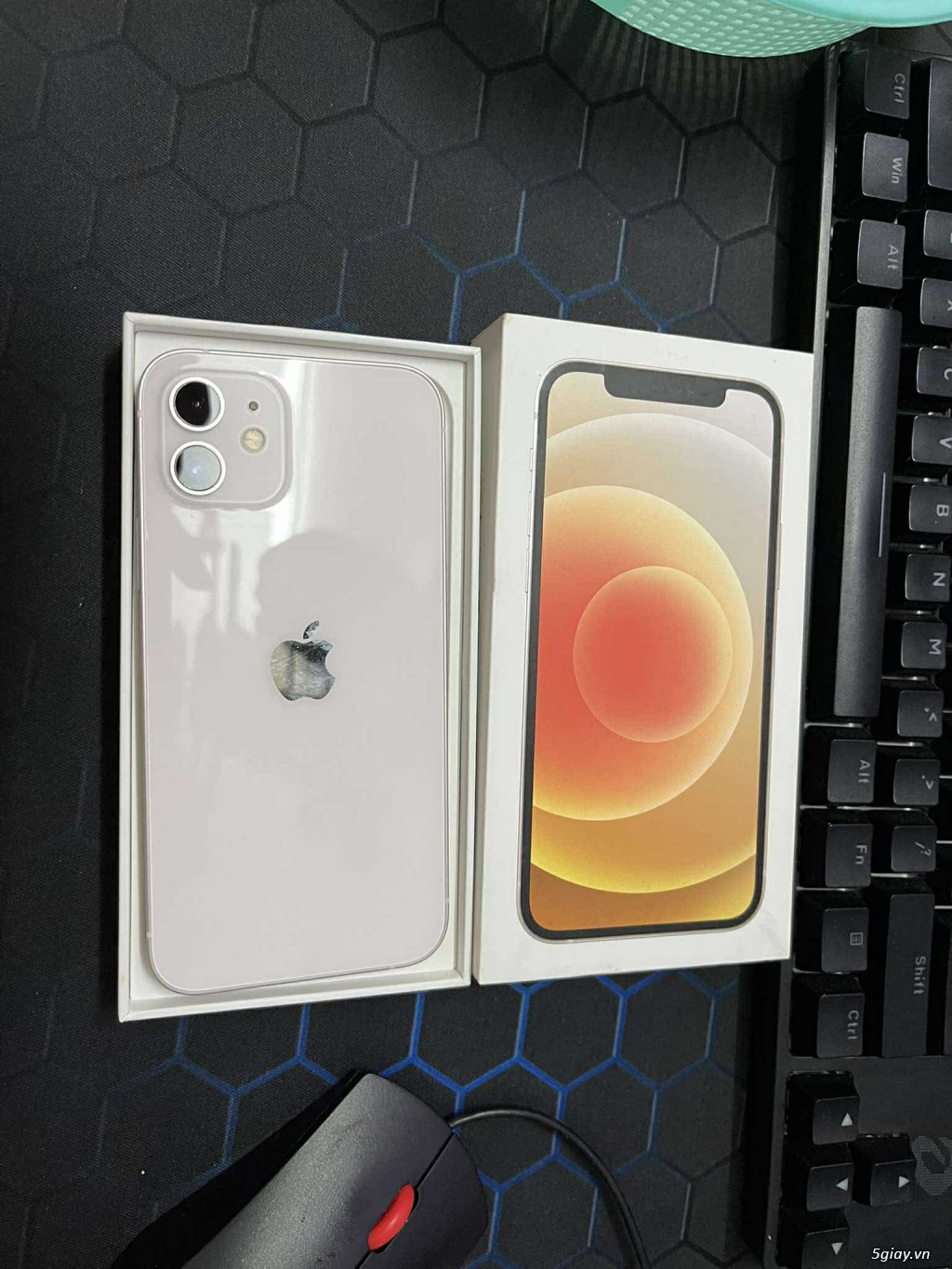 SG Iphone 12 64G leng keng pin 82 % còn box