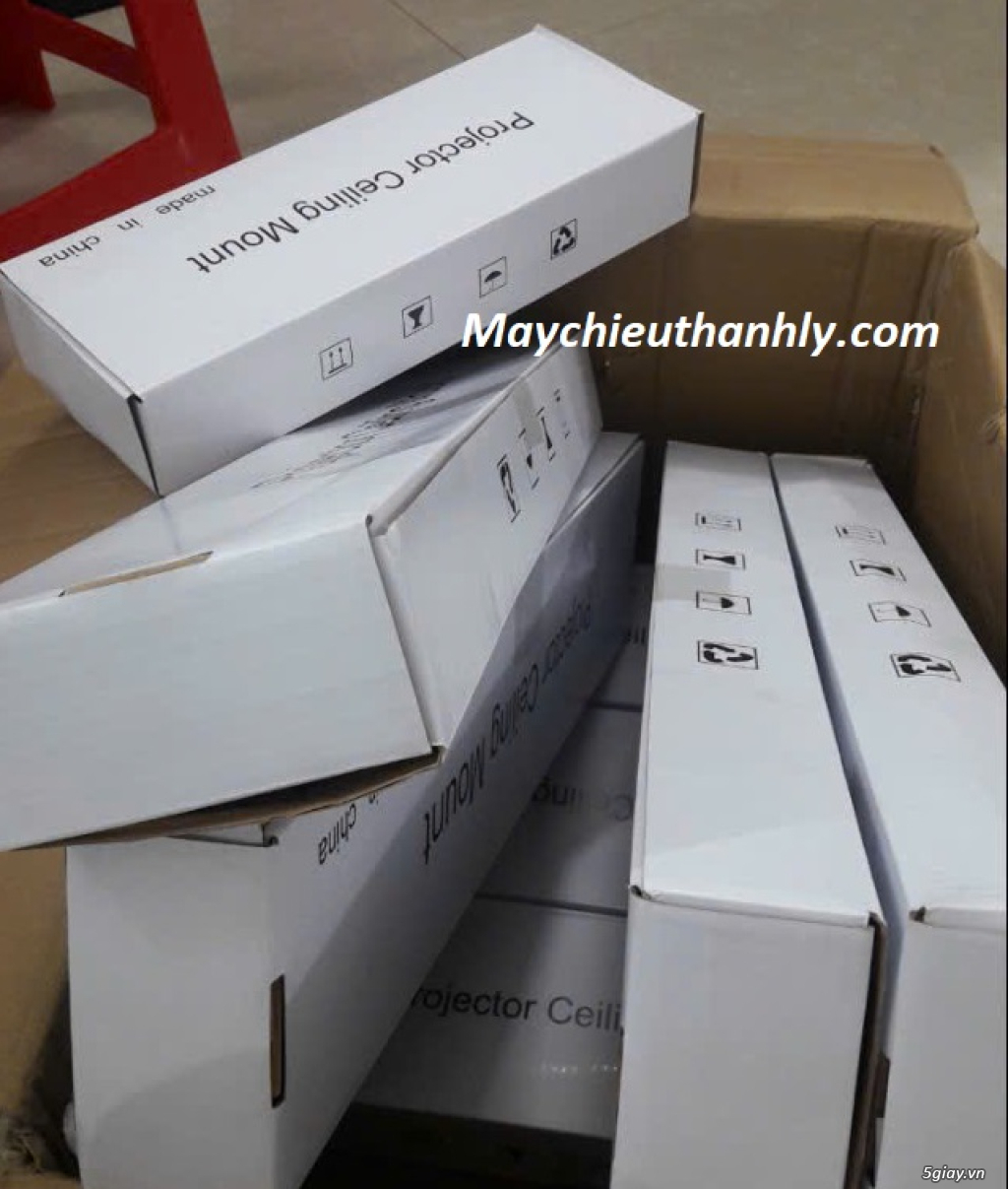 Giá treo máy chiếu chính hãng nhập khẩu