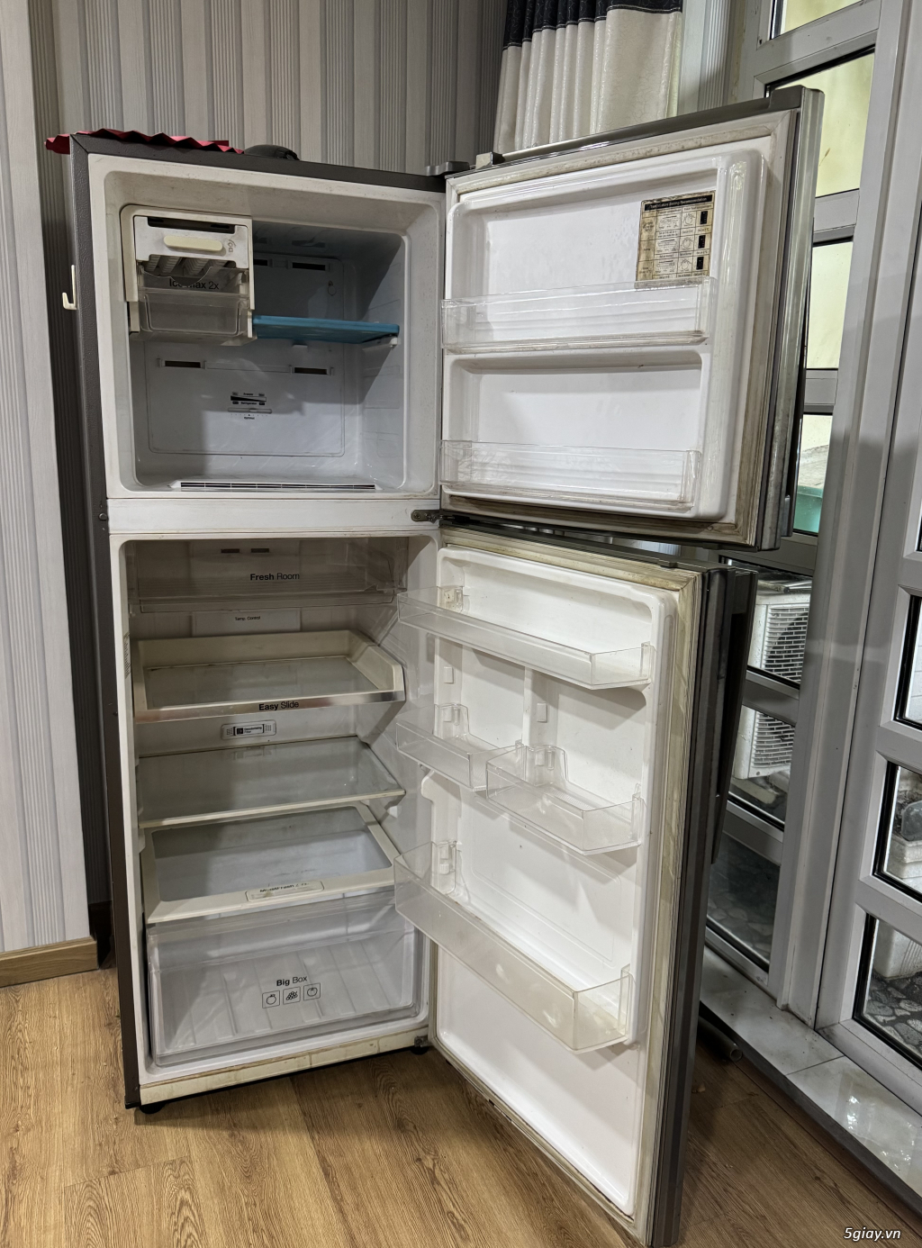 Dư dùng bán 1 tủ lạnh Samsung 302l - 2