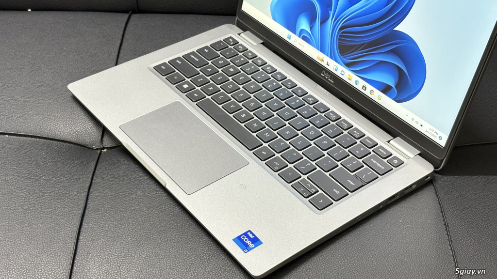 Dell Latitude 5330 i7-1265u Ram 16G SSD 512G FHD US 99% - 3