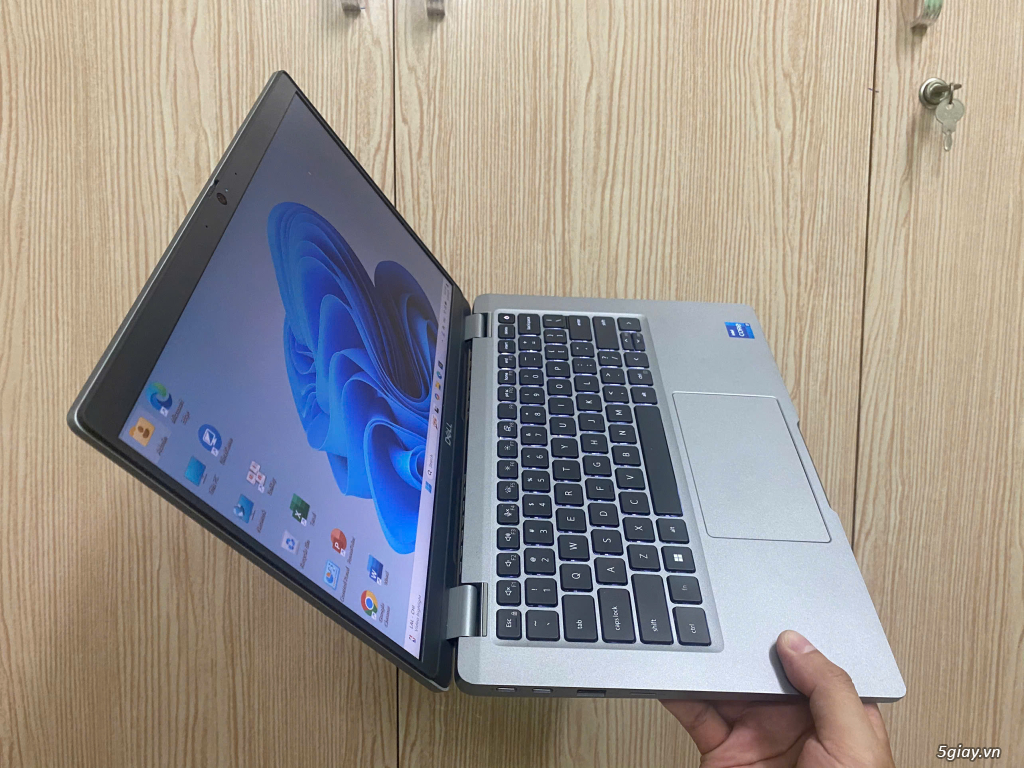 Dell Latitude 5330 Core i7 1265u Ram 16G SSD 512G FHD Led Phím Win 11