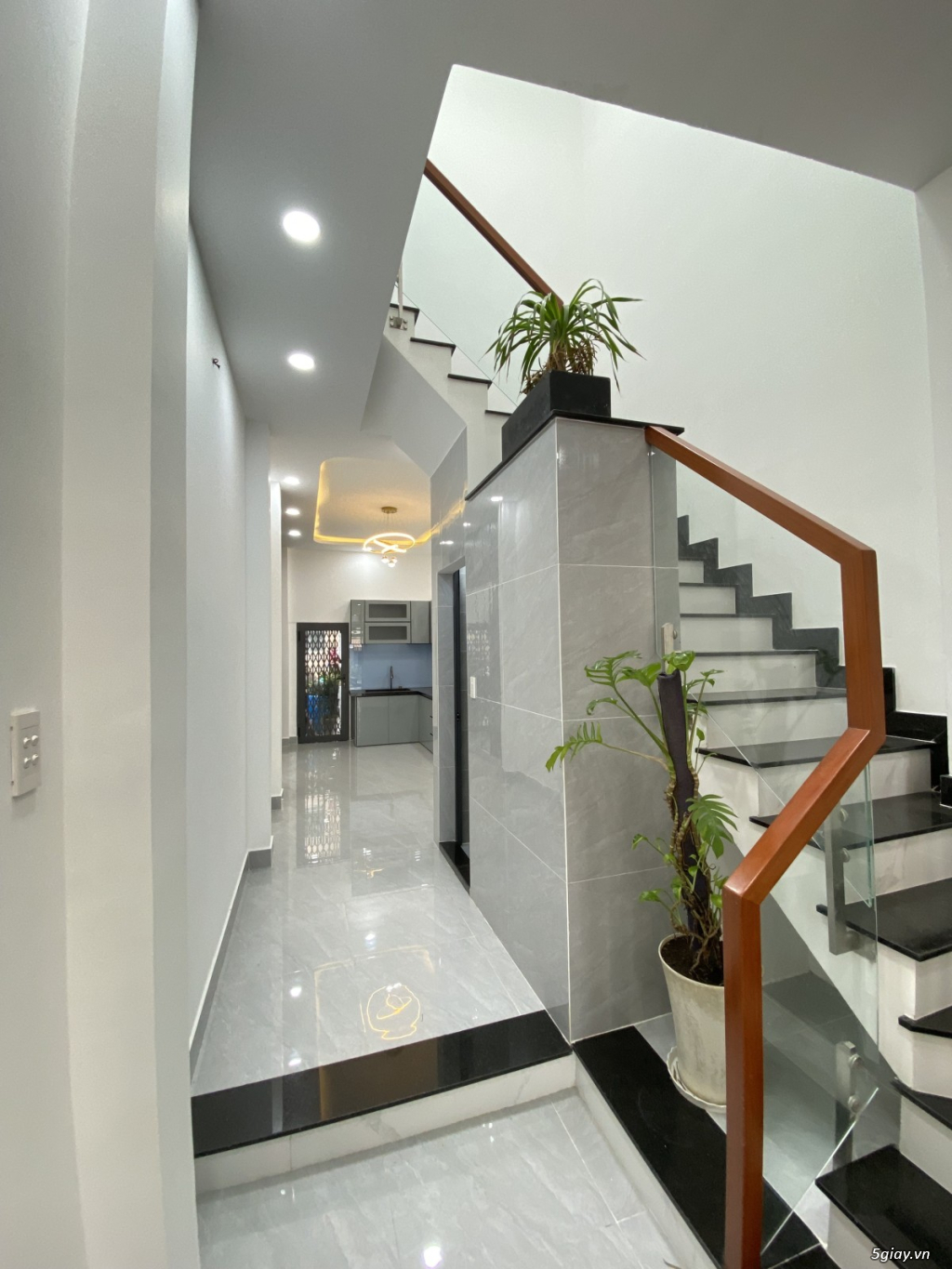 Bán nhà mặt tiền đường Phạm hùng P.9 Q.8, DTSD 106m2, 5.5T