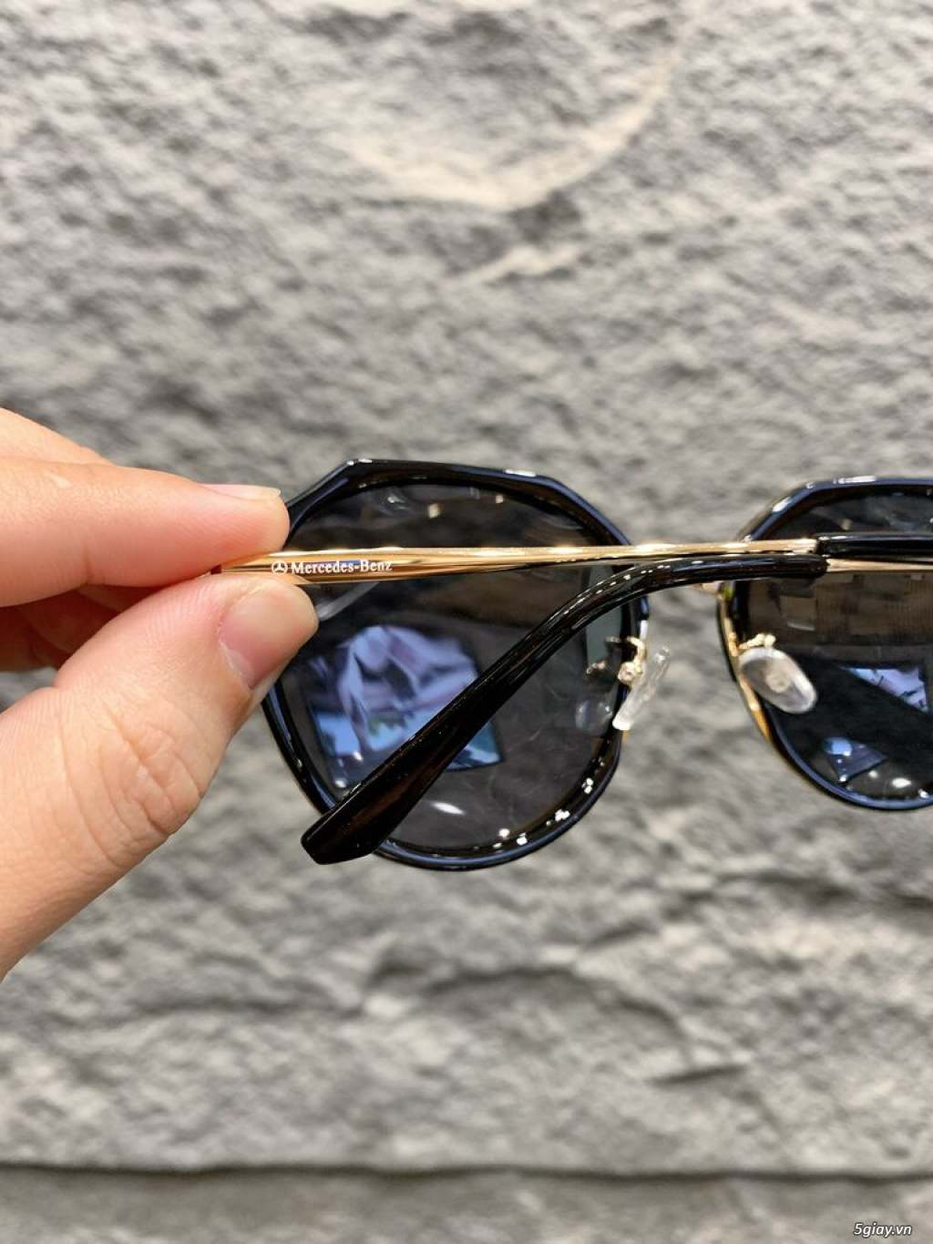 Thanh lý kính Mercedes chính hãng được tặng - 3