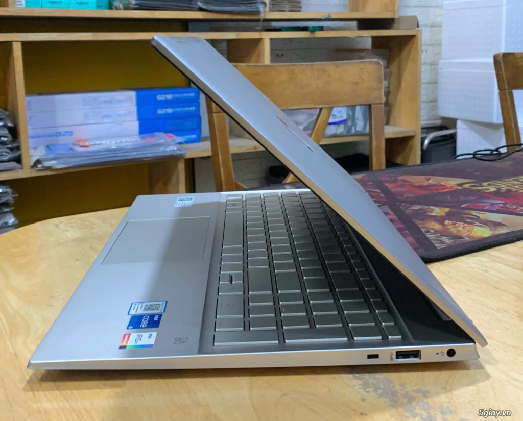 HP Pavilion 15 Core i5-1240P RAM 8GB SSD 512GB VGA ON Màn 15.6 Full HD - 2