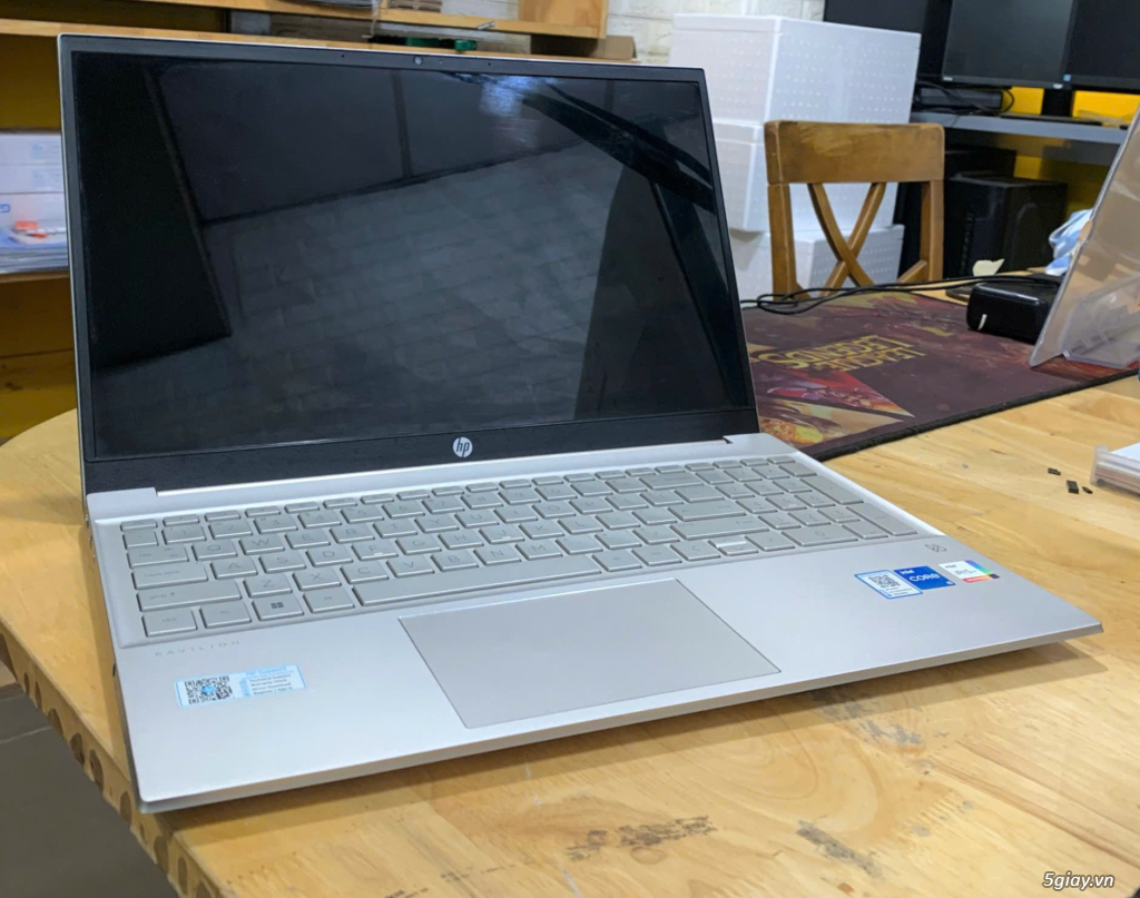HP Pavilion 15 Core i5-1240P RAM 8GB SSD 512GB VGA ON Màn 15.6 Full HD