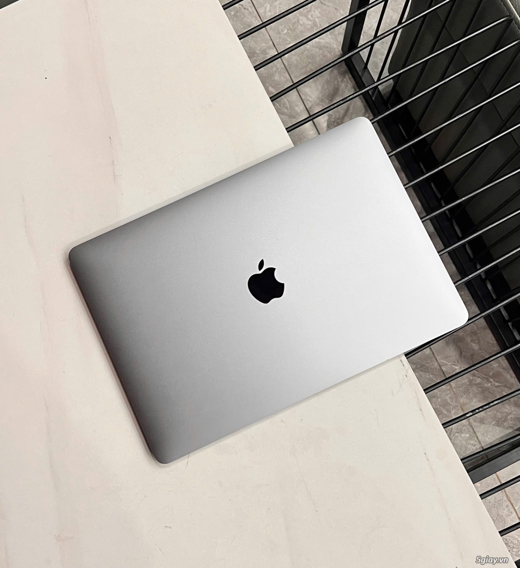 Thanh lý MacBook Pro chip M2 13in giá quá rẻ .