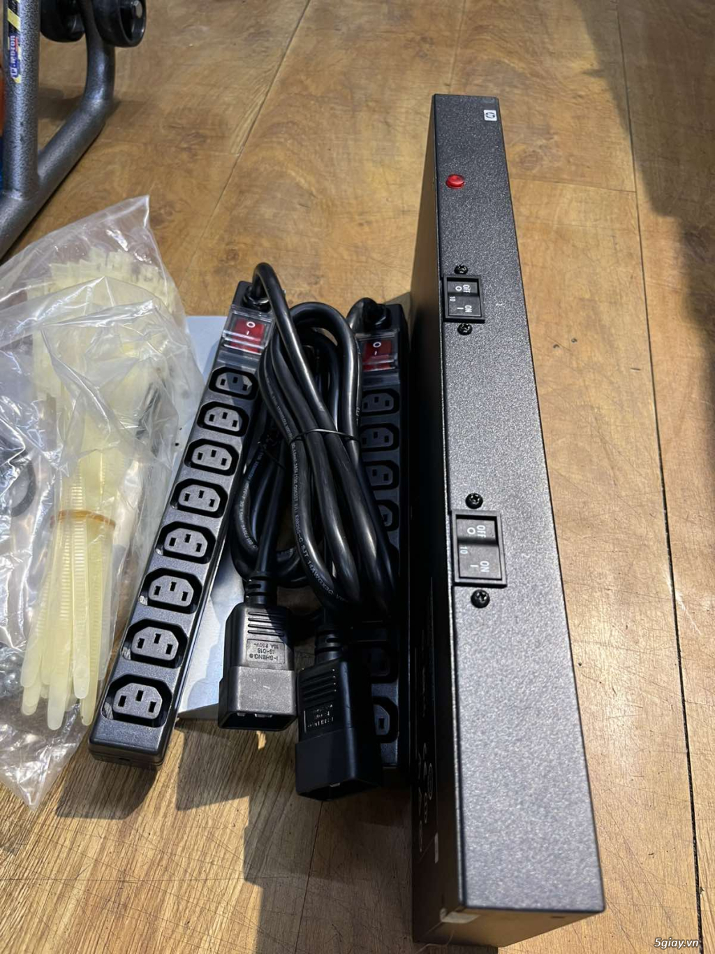 PDU bộ nối nguồn 16 C13 HP 228481-006 16A High Voltage PDU 303264-001 - 1