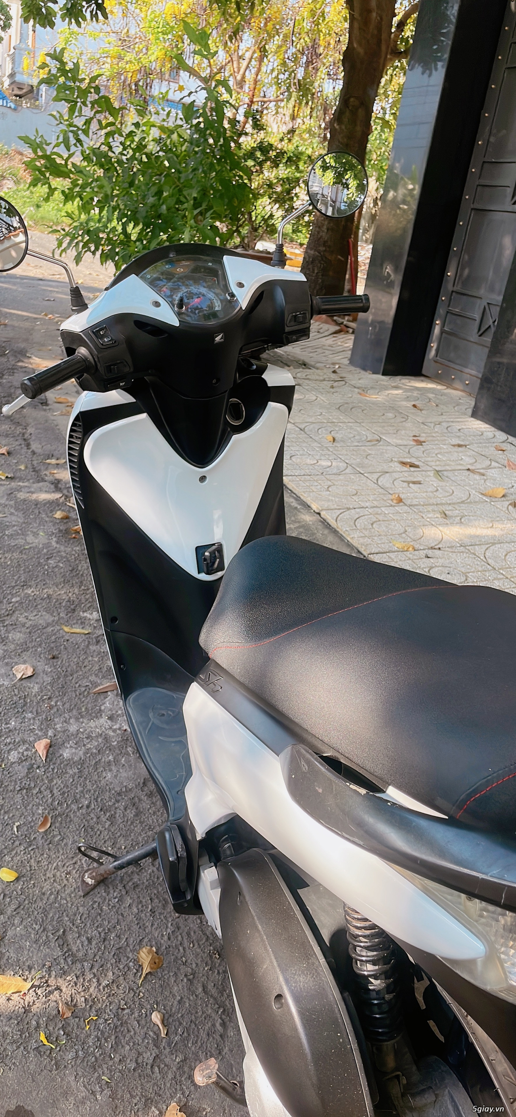 Bán xe SH 125I 2011 nữ ít chạy mới 90% - 3