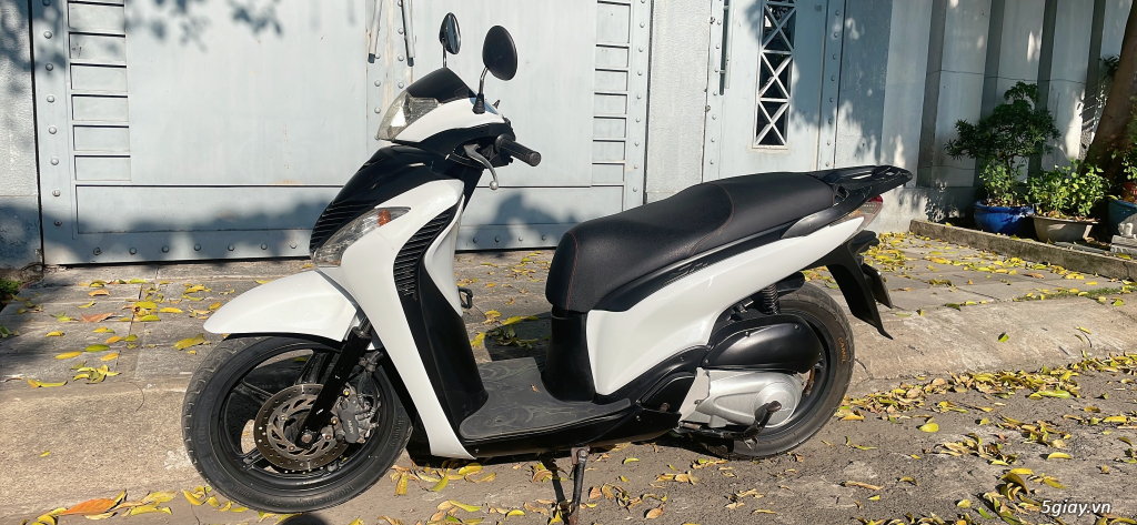Bán xe SH 125I 2011 nữ ít chạy mới 90% - 1