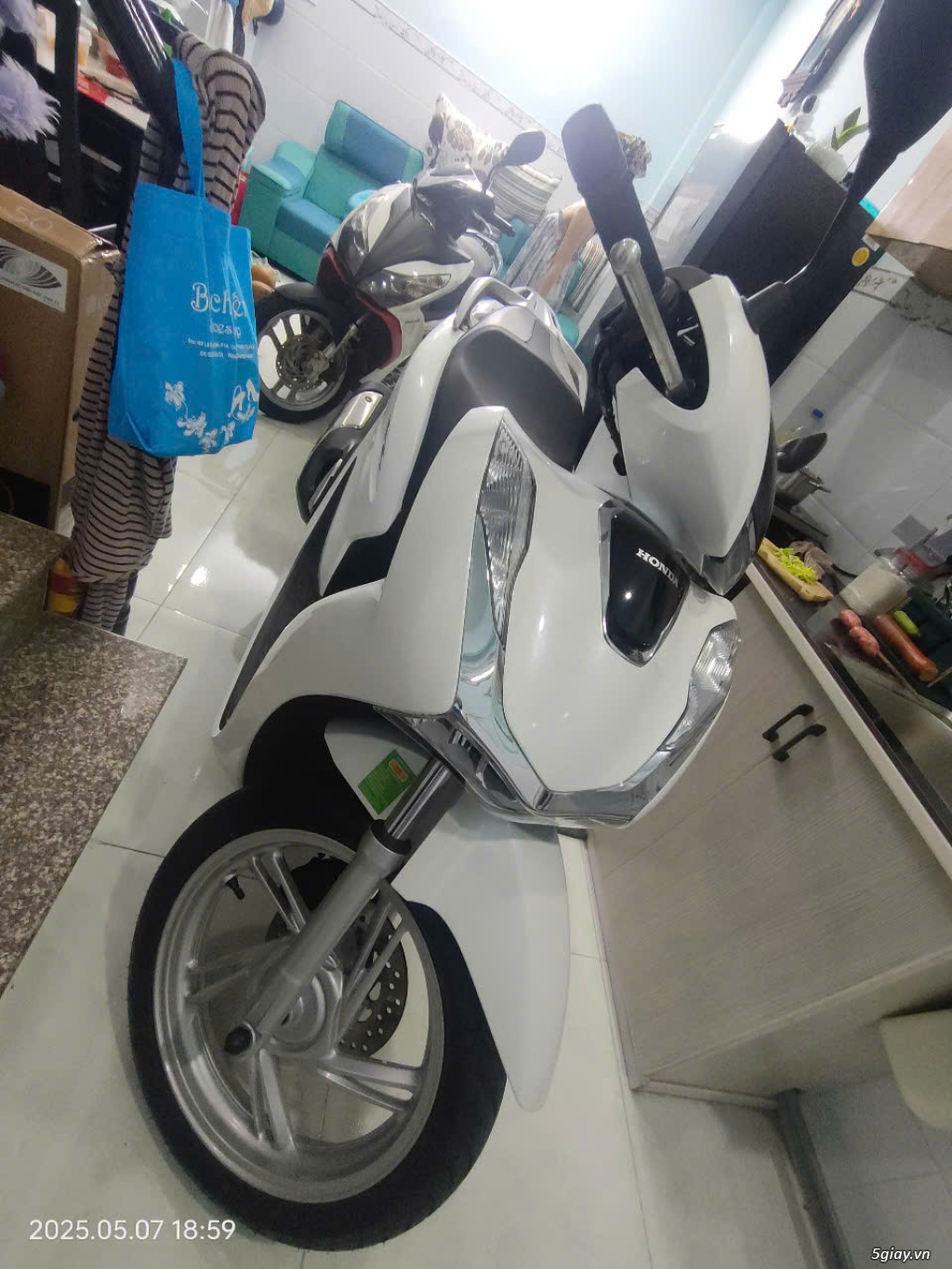 Bán SH 125i: 74tr_Mới mua 2024,BS Tp.HCM,Đẹp Zin 100%, odo 1000 km