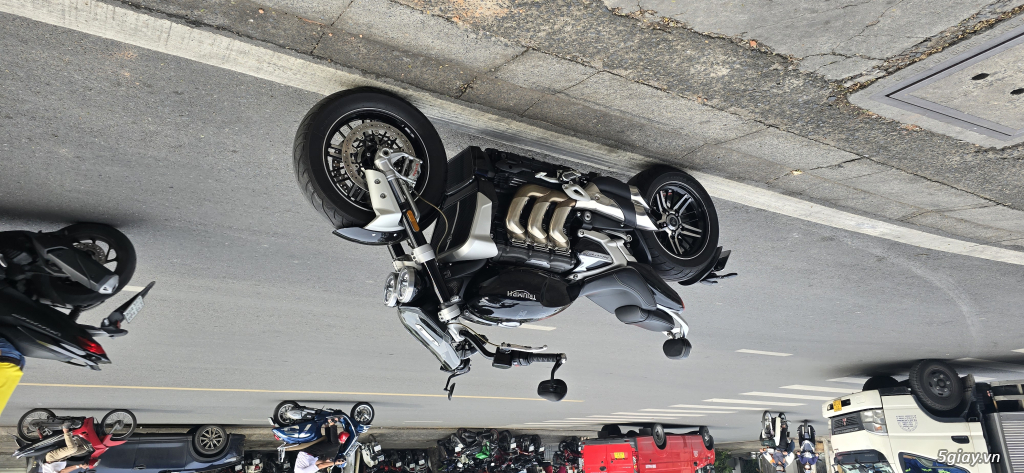 Dư dùng cần bán Tên Lửa Mặt Đất Triumph Rocket 3GT 2500cc. Chính hảng - 3