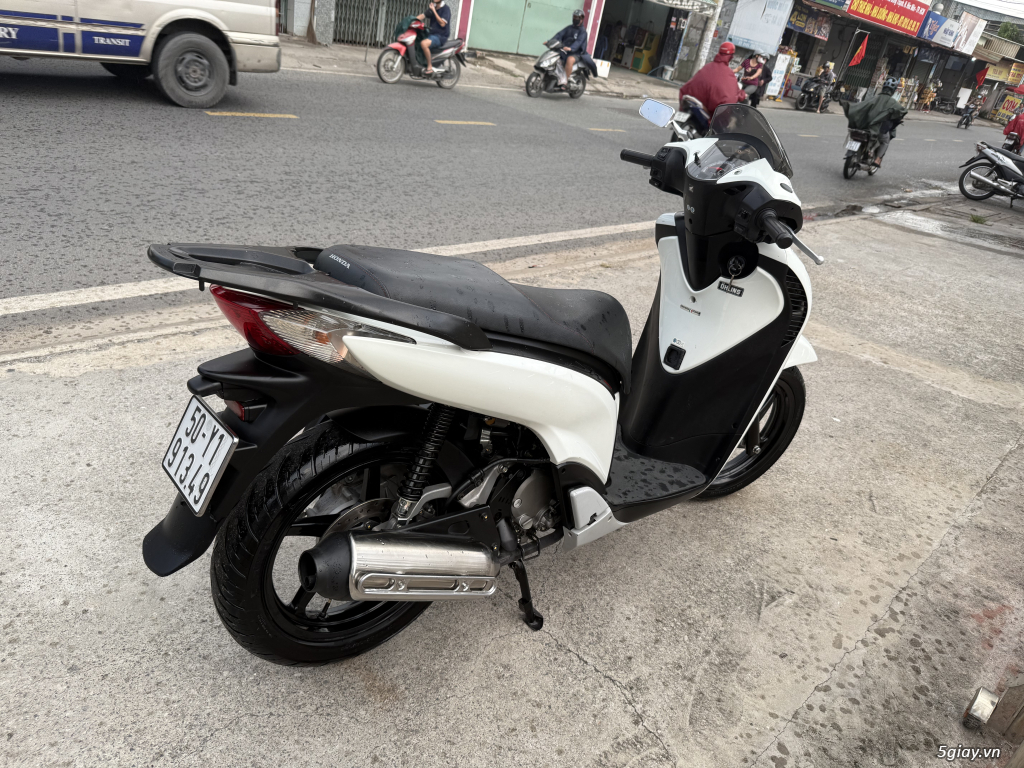 Cần Bán SH 150i Nhập Ý Trắng Đen sporty - 2